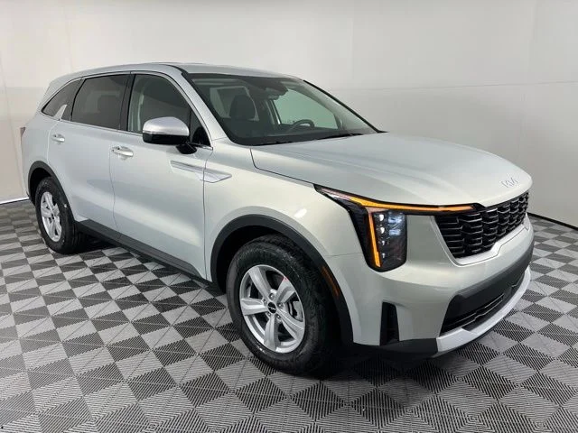 2026 Kia Sorento LX AT's photo