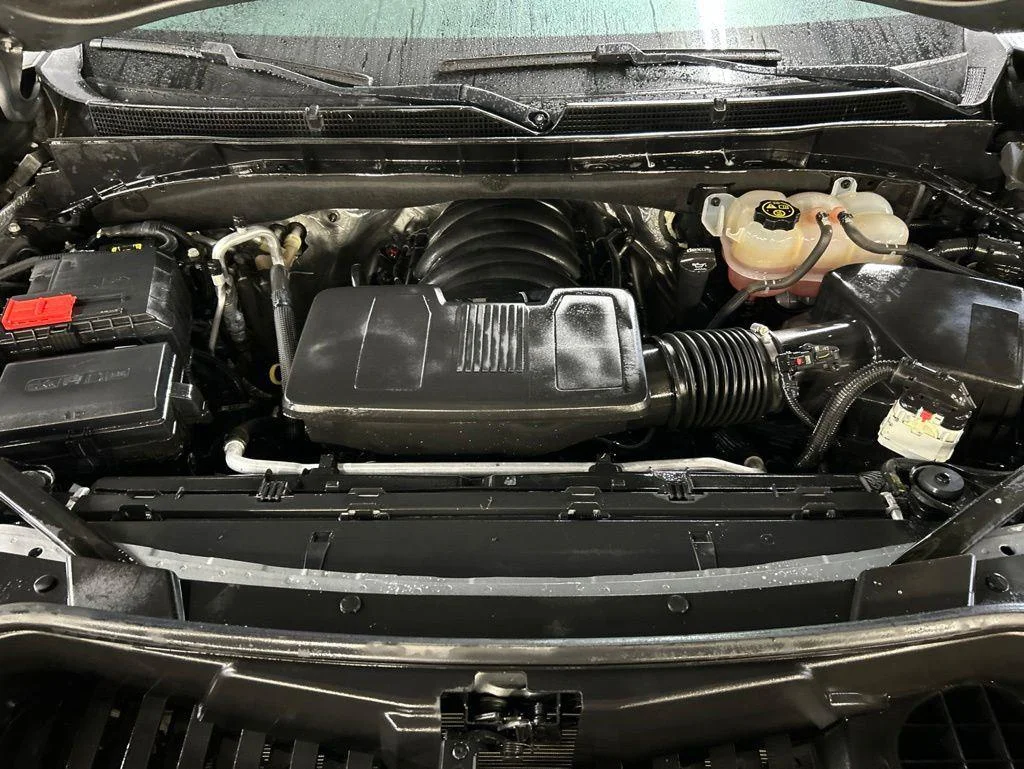 Used 2023 Sterling Metallic GMC AT4 image 14