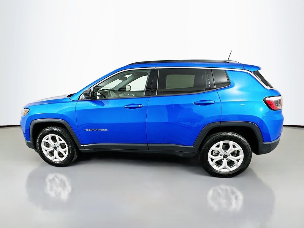 Used 2025 Blue Jeep Latitude image 8