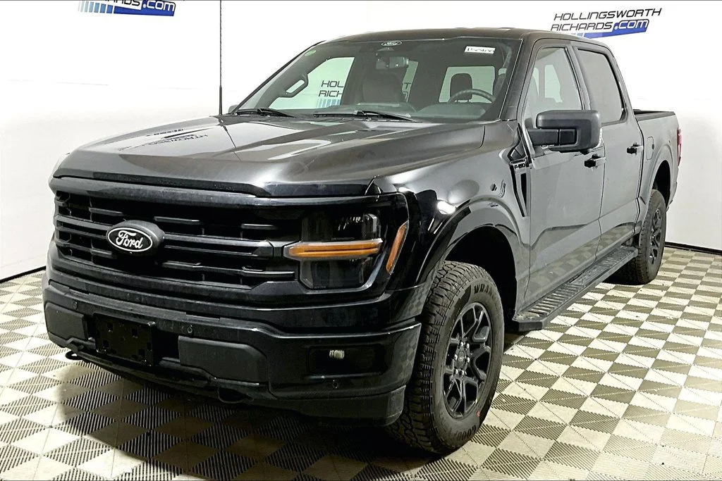 New 2025 Agate Black Metallic Ford XLT image 1