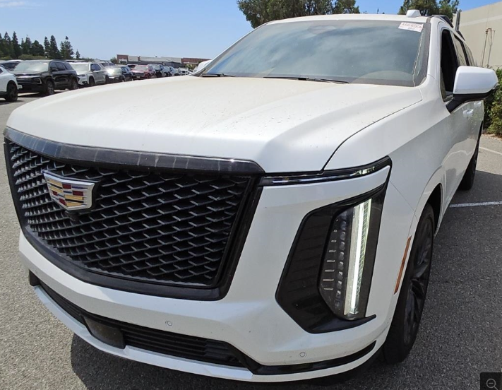 Used 2025 White Cadillac Sport Platinum image 1