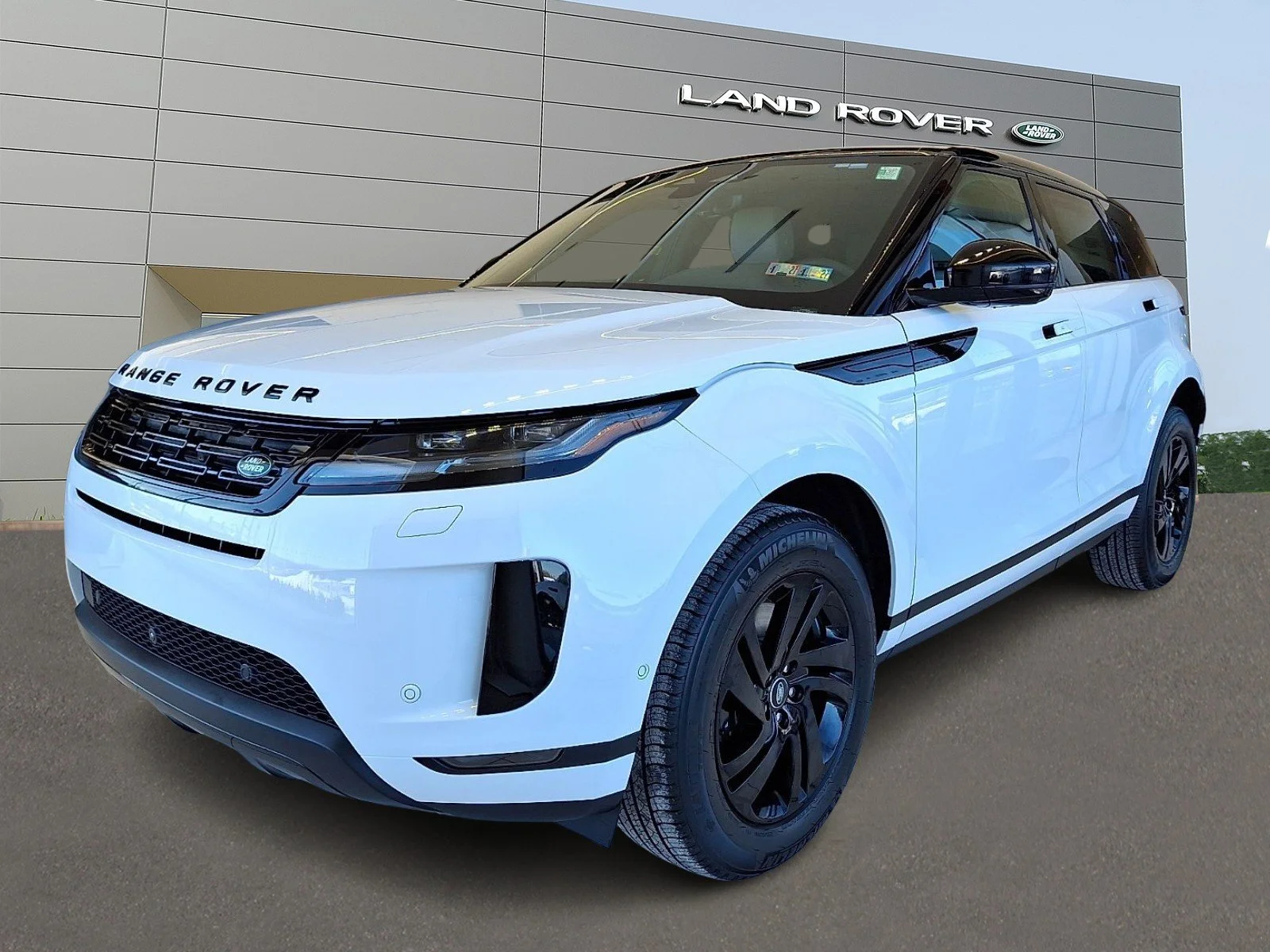 2026 Land Rover Range Rover Evoque S's photo