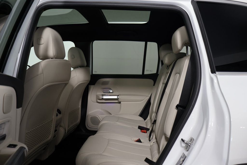 New 2026 Polar White Mercedes-Benz GLB 250 image 6