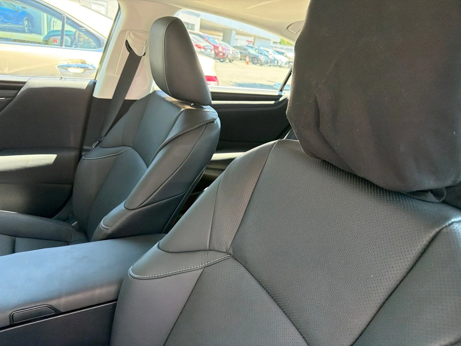 Used 2023 Mica Lexus 300h image 7