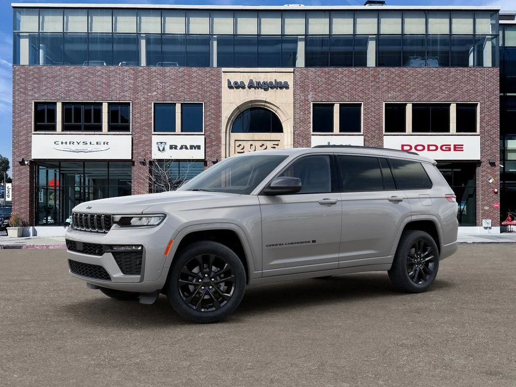 New 2026 Silver Zynith Exterior Paint Jeep Limited Reserve image 2