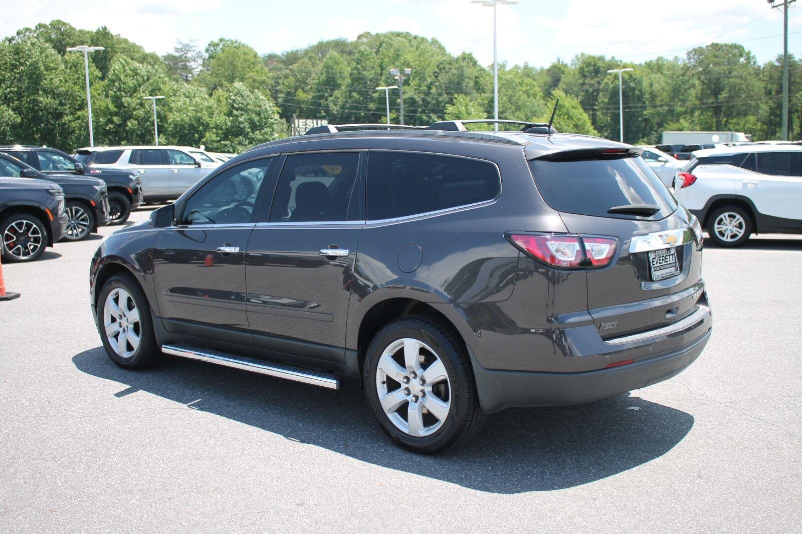 Used 2016 TUNGSTEN METALLIC Chevrolet LT image 6