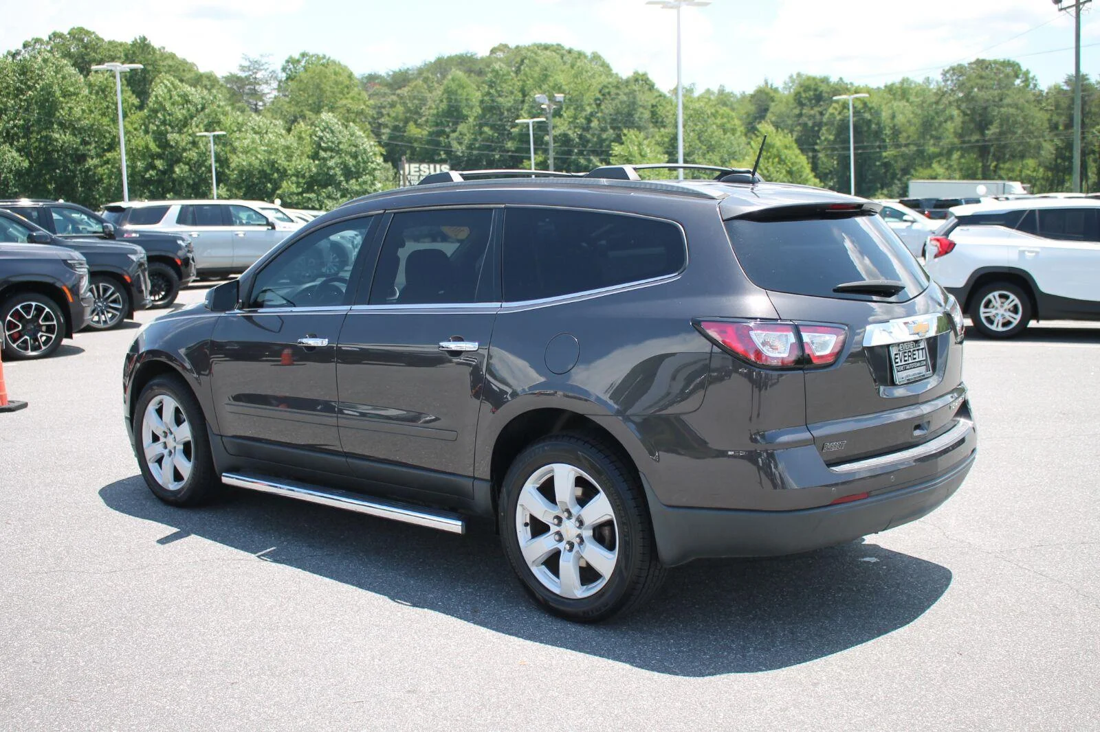 Used 2016 TUNGSTEN METALLIC Chevrolet LT image 6