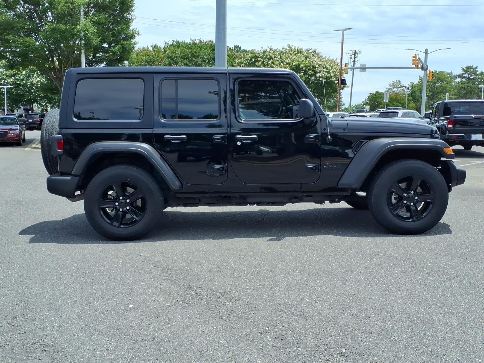 Used 2022 Black Clearcoat Jeep Unlimited Sport Altitude image 11