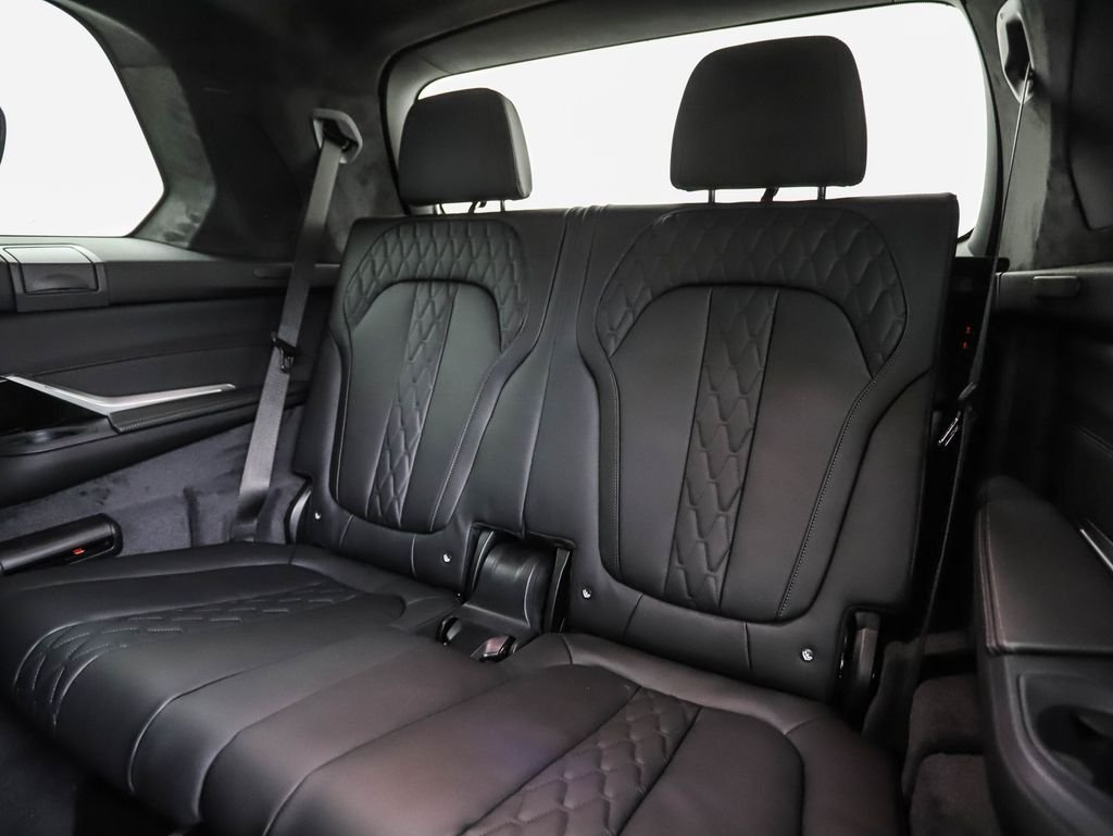Used 2026 Blue BMW M60i image 24