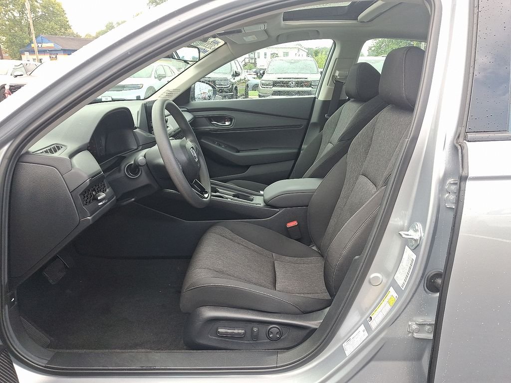 2025 Honda Accord SE - Photo 14