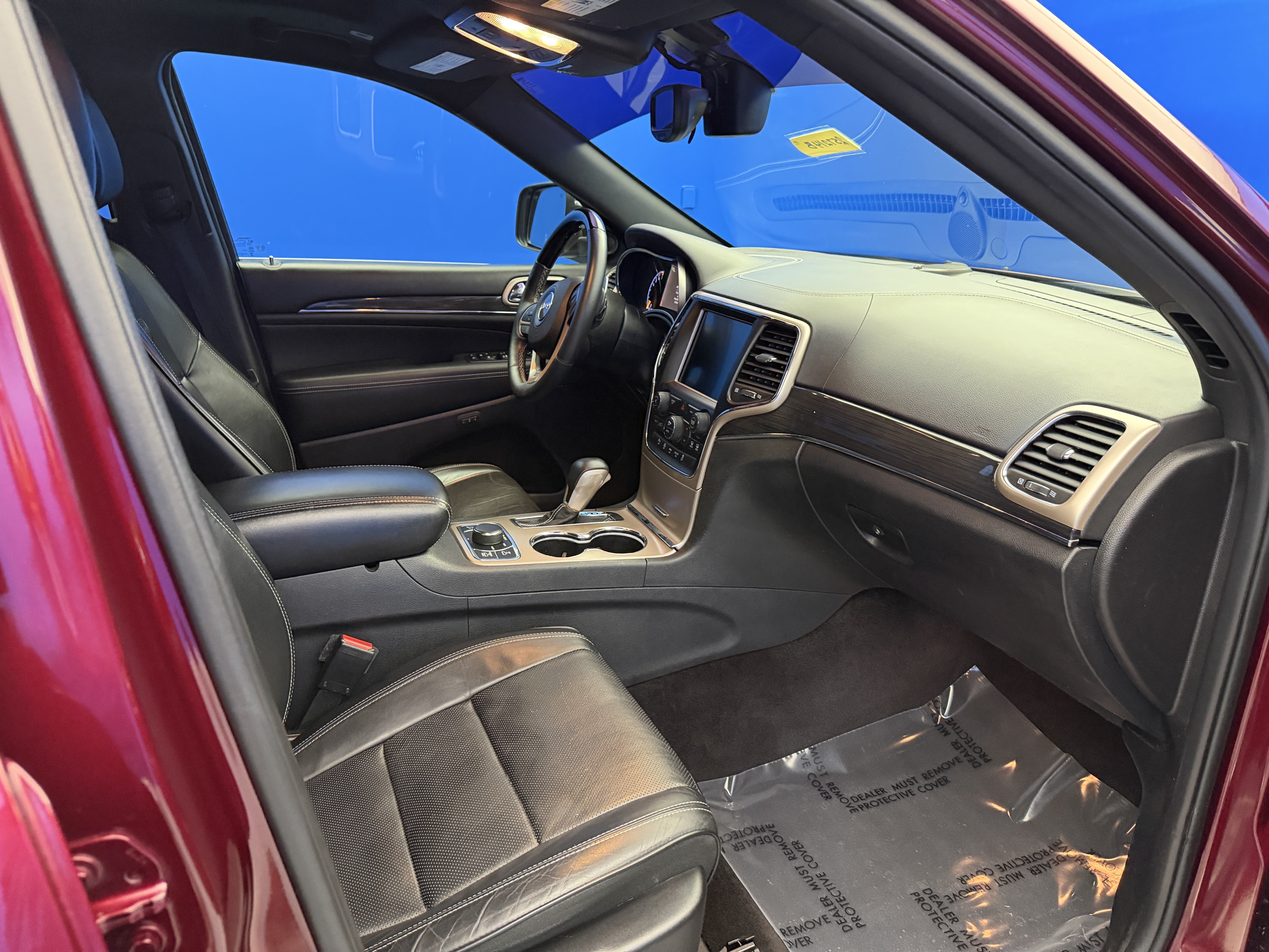 Used 2017 Velvet Red Pearlcoat Jeep Overland image 25