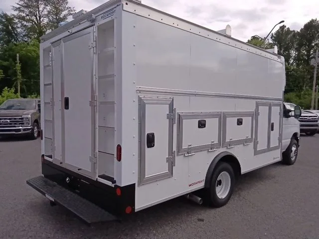 New 2026 Oxford White Ford E-450 DRW image 3