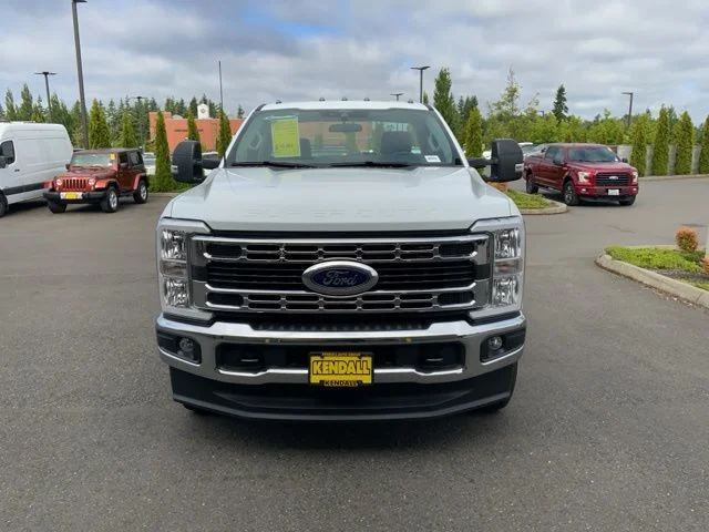 New 2025 Oxford White Ford XL image 2