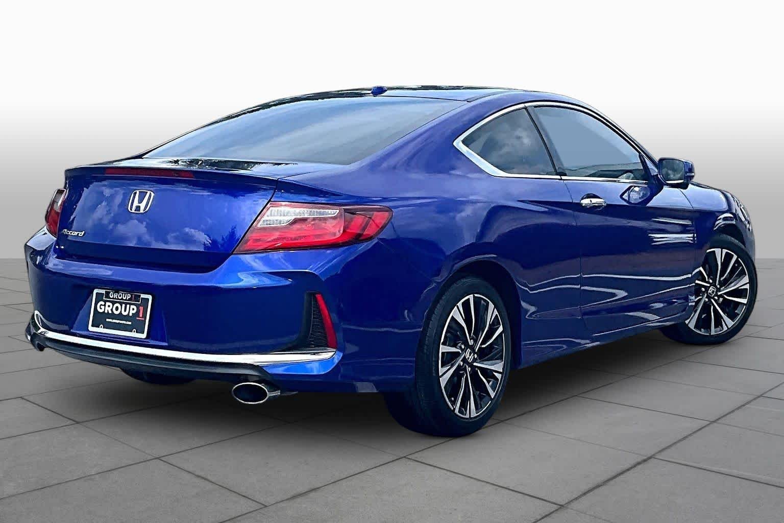Used 2017 Deep Blue Opal Metallic Honda EX-L image 12