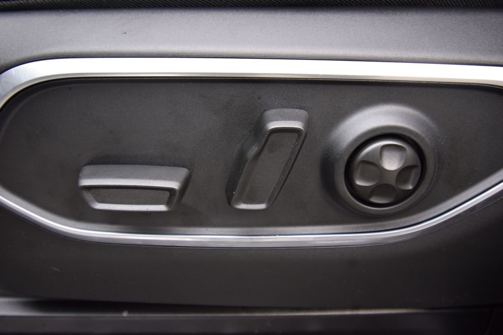 New 2026 High Gloss Black Exterior Paint Jeep Limited Altitude image 33