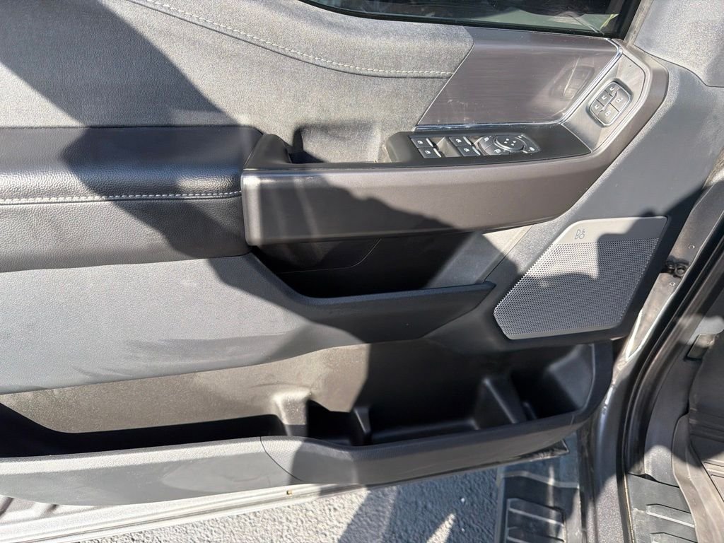 Used 2025 Gray Ford Lariat image 9