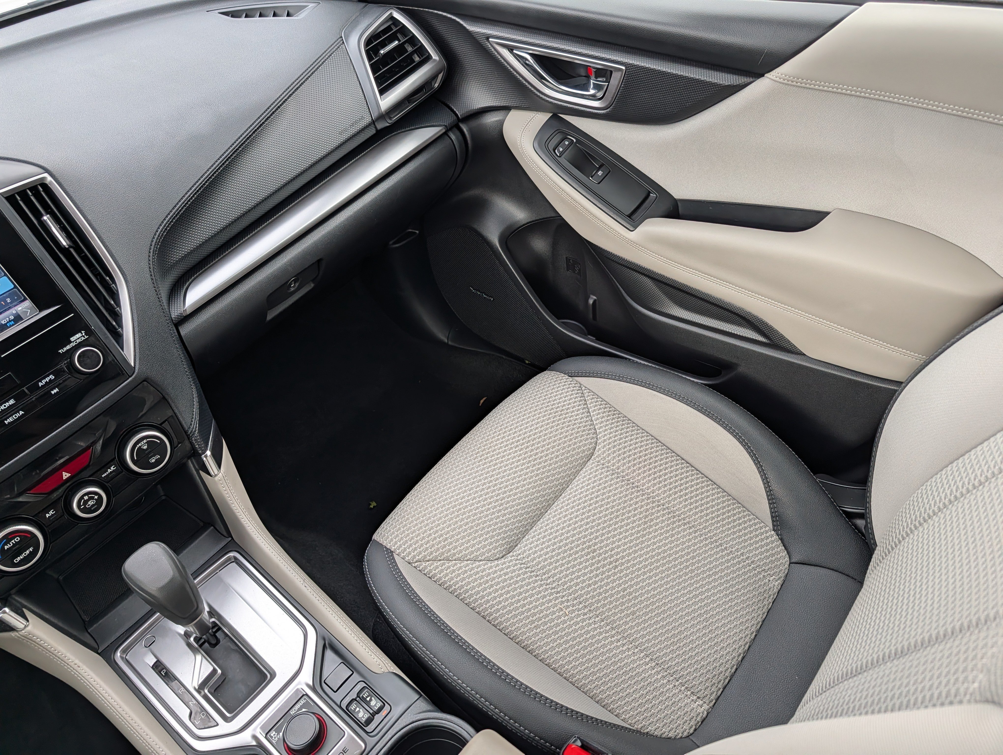 Used 2024 Crystal White Pearl Subaru Premium image 11