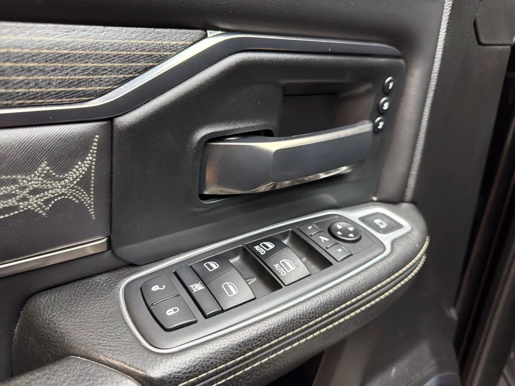 Used 2019 Diamond Black Crystal Pearlcoat Ram Limited image 28