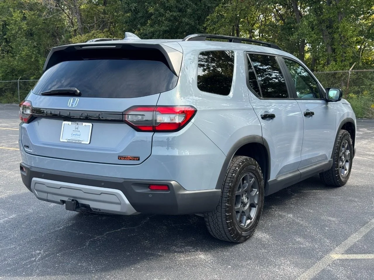 Certified Used 2025 Sonic Gray Pearl Honda TrailSport image 4