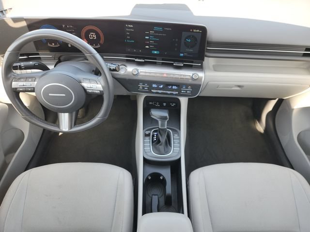 Used 2025 White Hyundai SEL image 26