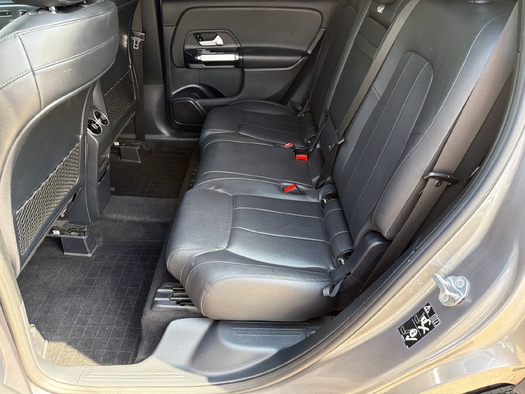 Used 2021 Silver Mercedes-Benz GLB 250 image 34