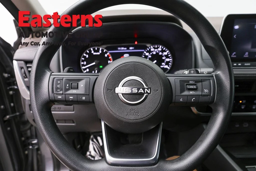 Used 2023 Gray Nissan S image 10