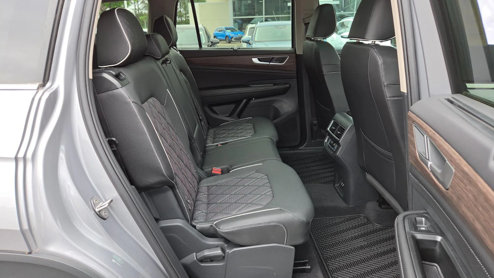 2026 Volkswagen Atlas SEL Premium R-Line - Photo 51