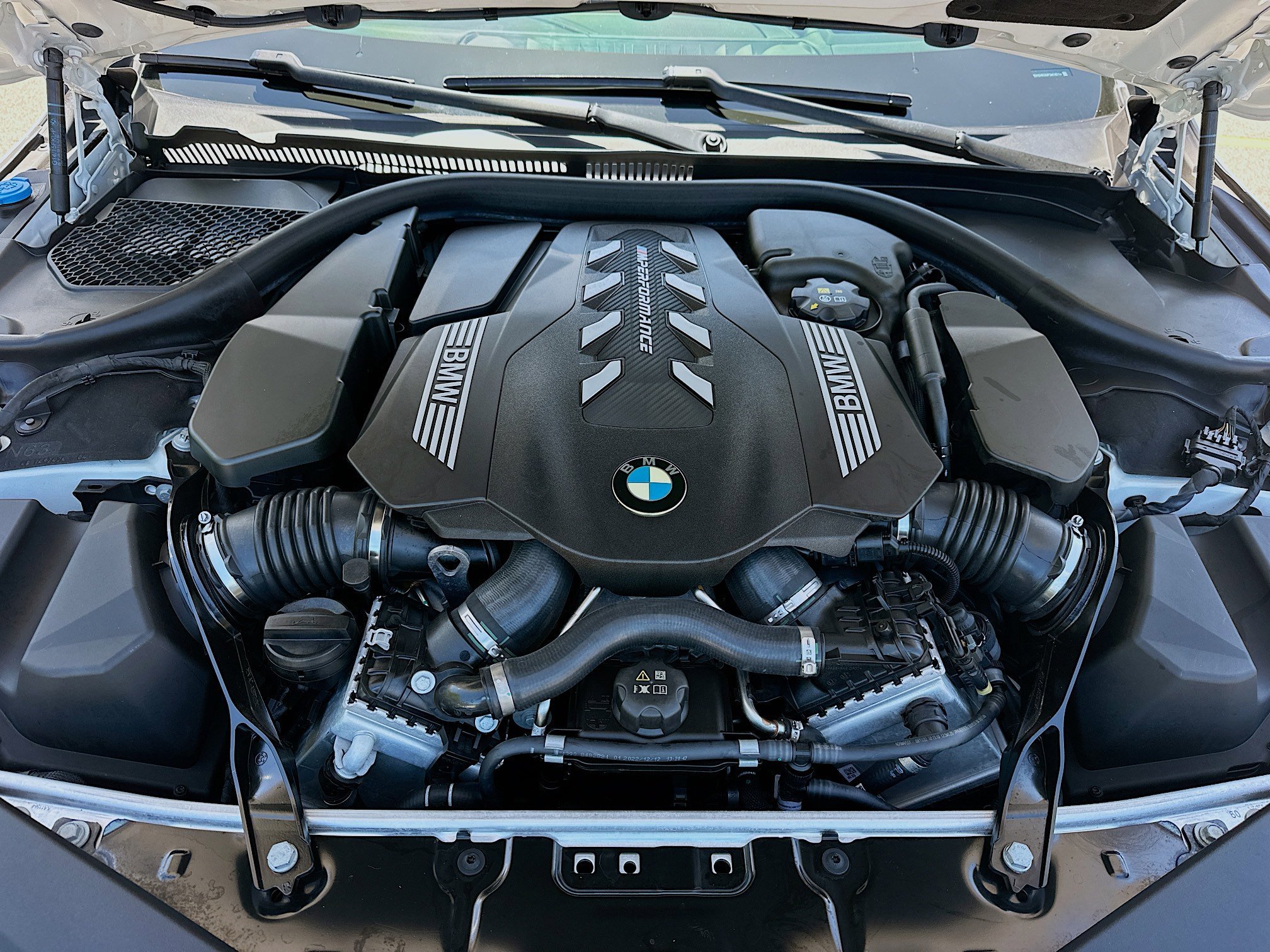 Used 2023 Alpine White BMW M850i image 26