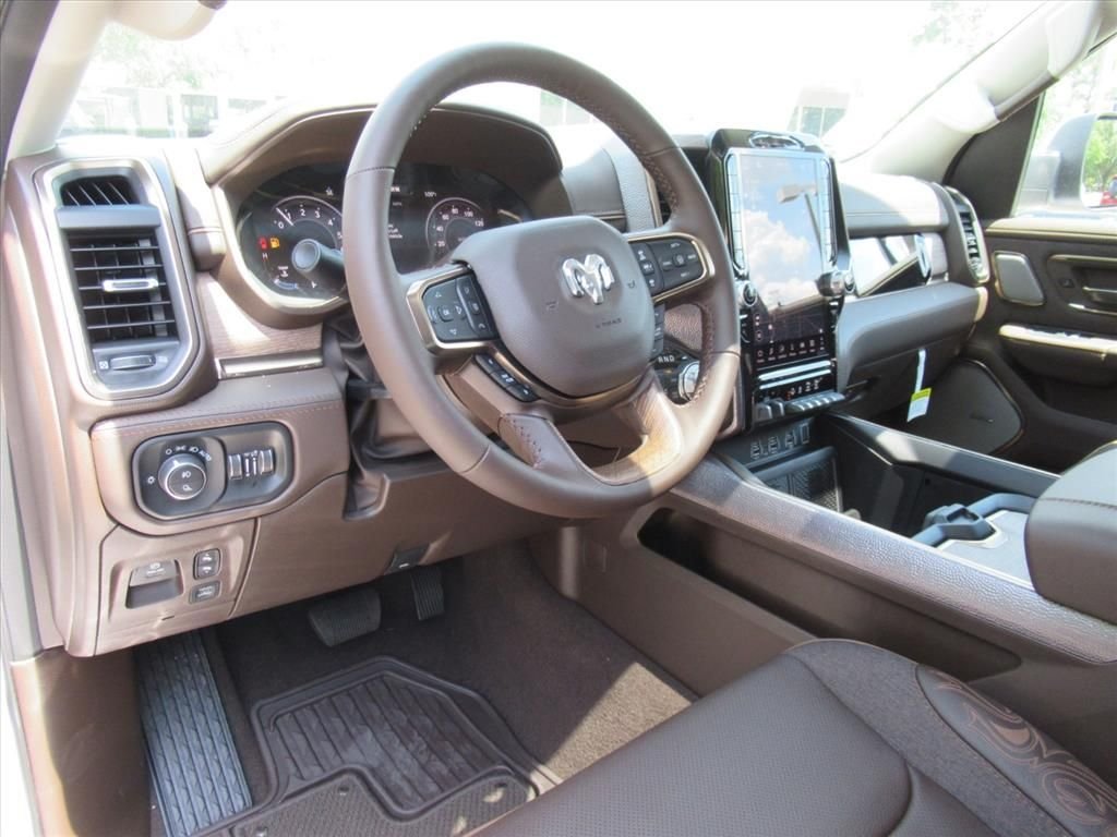 New 2026 Ivory White Tri-Coat Pearl-Coat Exterior Paint RAM Limited image 18