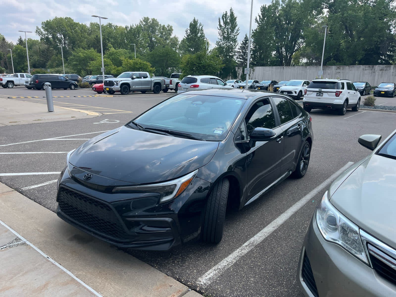 Certified 2023 Toyota Corolla SE with VIN 5YFS4MCEXPP164433 for sale in Golden Valley, Minnesota