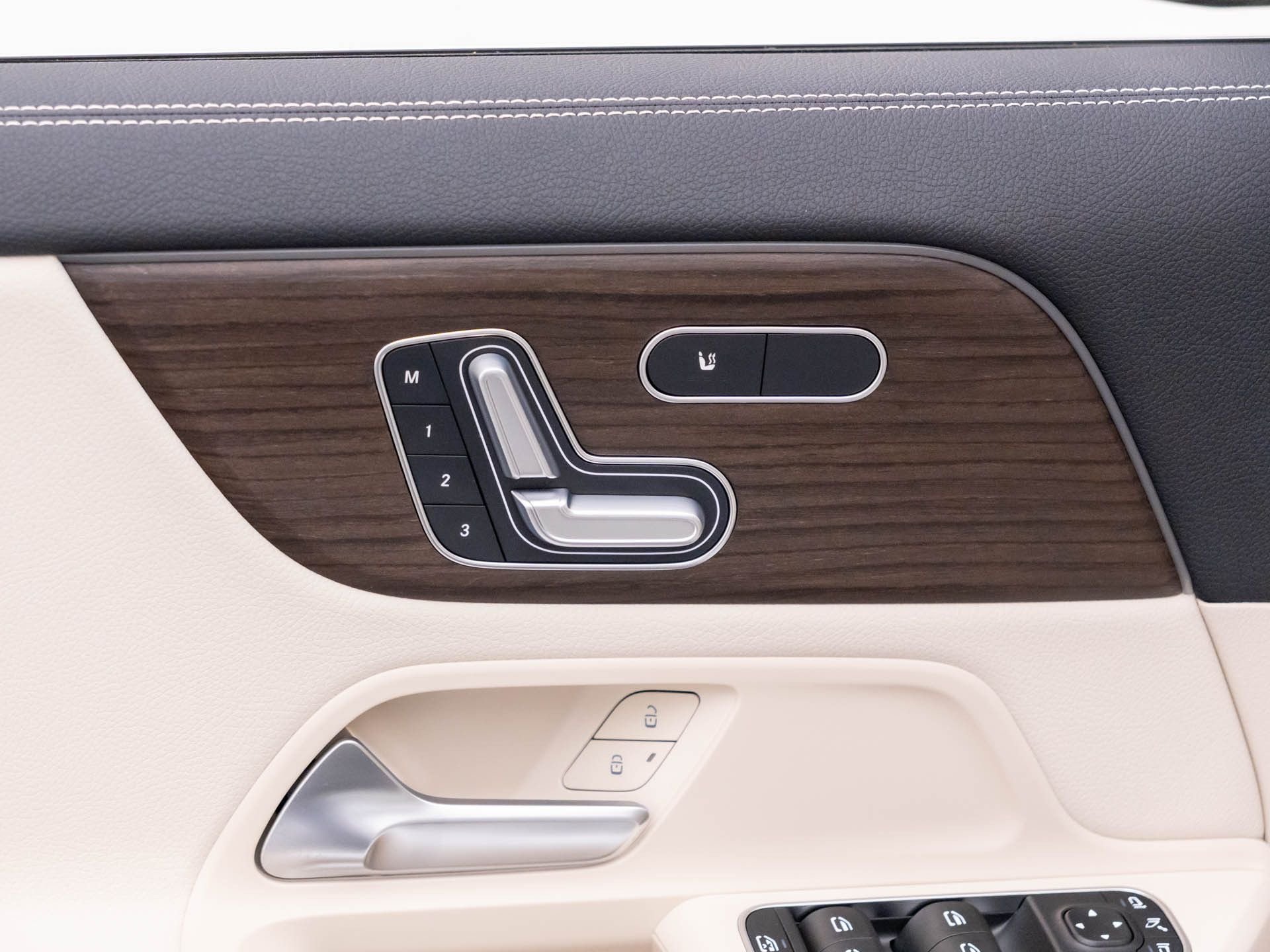 New 2026 Polar White Mercedes-Benz GLA 250 image 15