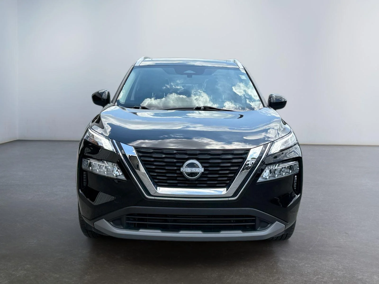 Used 2023 Super Black Nissan SV image 8