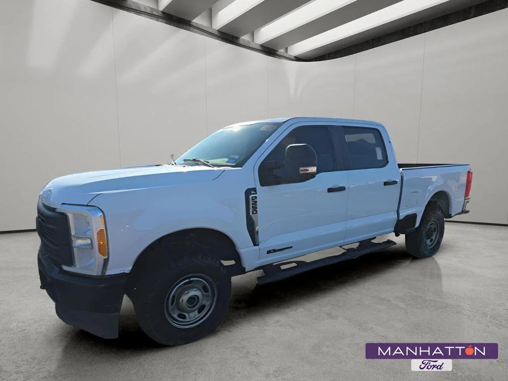 Used 2023 Oxford White Ford XL image 1
