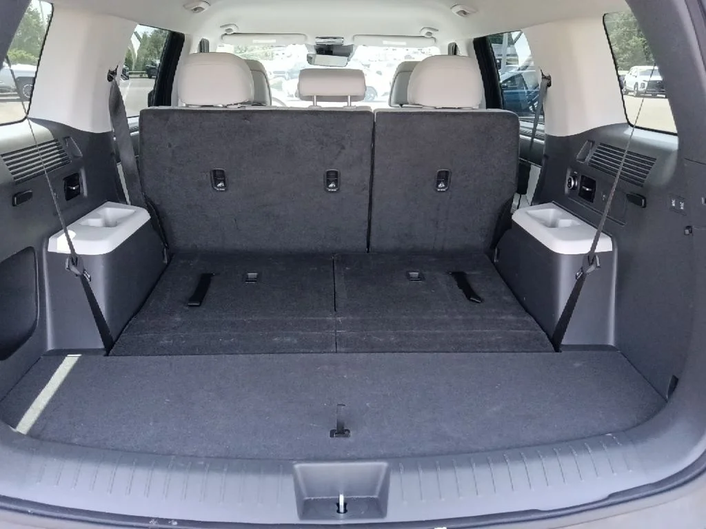 Used 2026 Black Hyundai SEL image 29