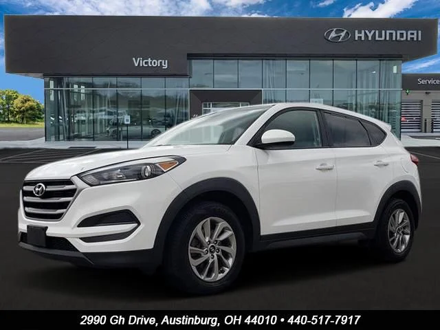 Used 2018 White Hyundai SE image 1