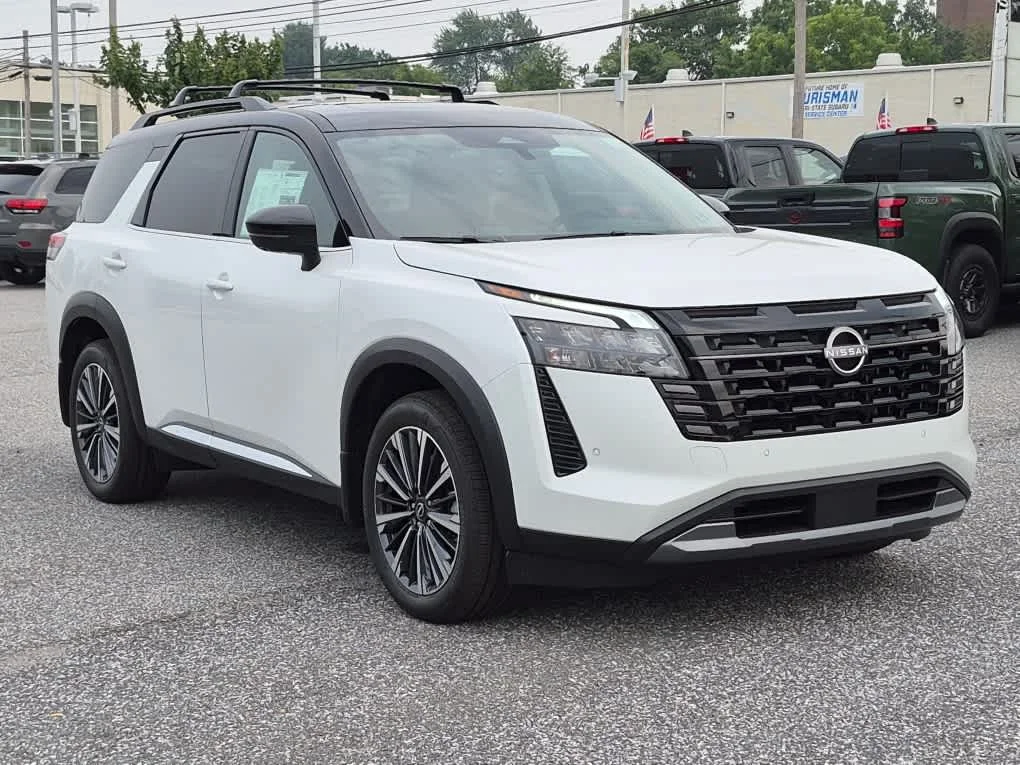 New 2026 Everest White Pearl Tricoat/Super Black Nissan Platinum image 2