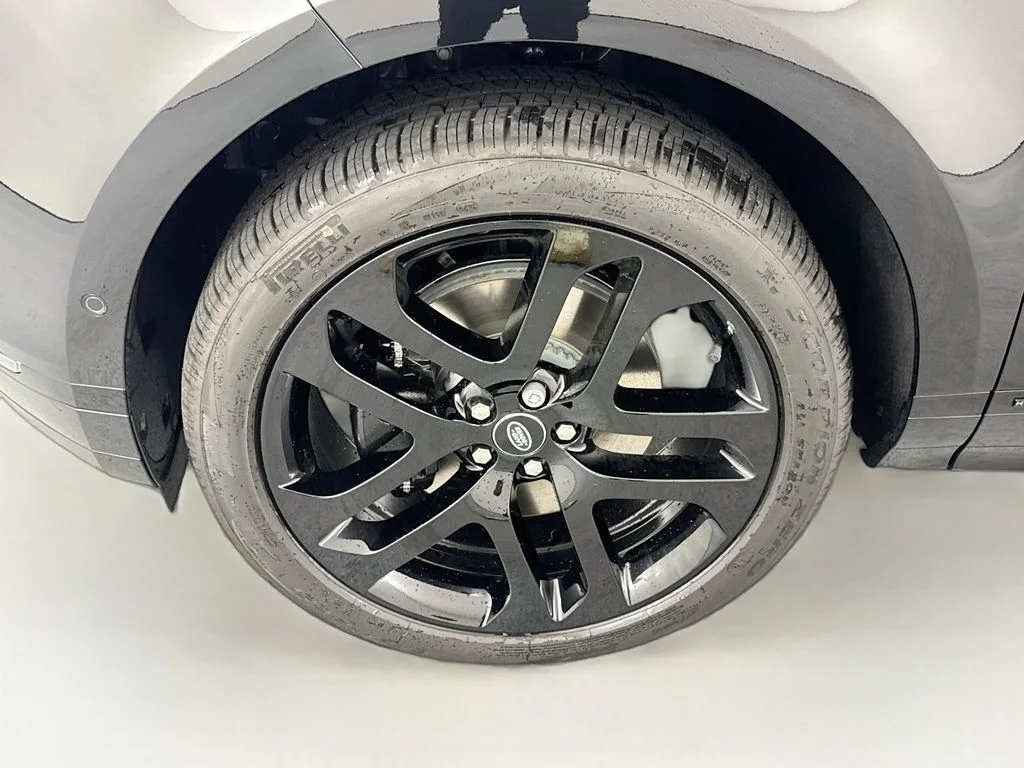 New 2026 Santorini Black Land Rover Hoxton Edition image 32