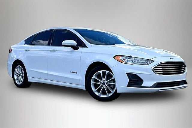 Used 2019 White Ford SE image 1