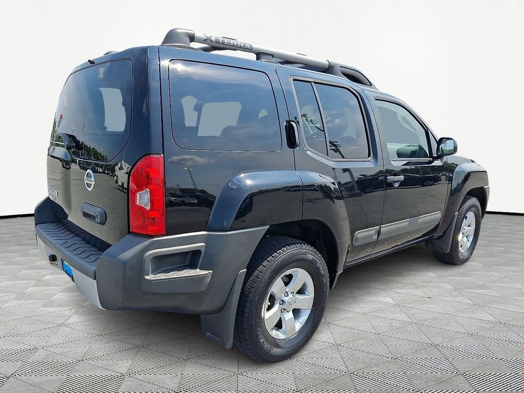 Used 2011 Black Nissan S image 7