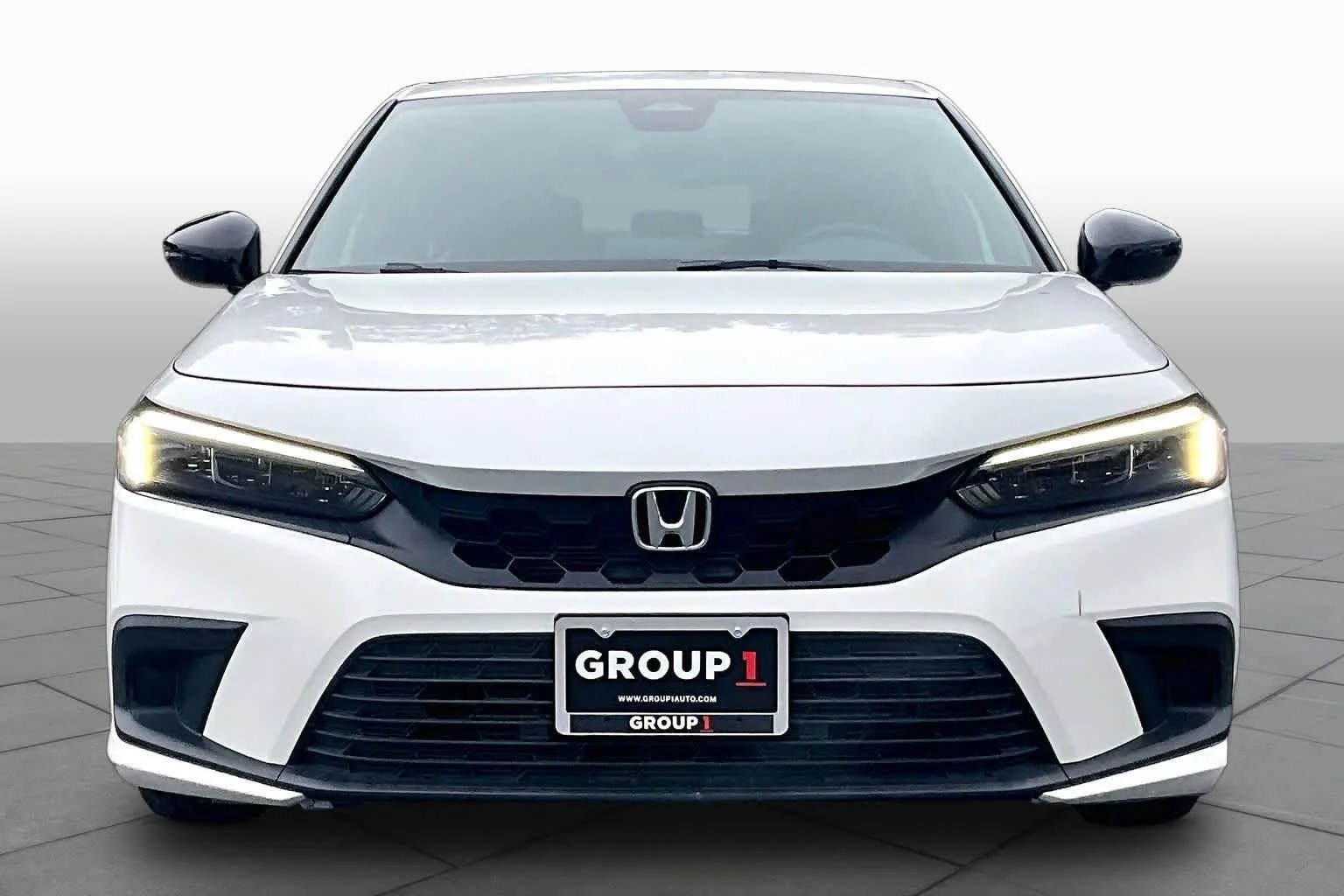 Used 2023 Platinum White Pearl Honda Sport image 4