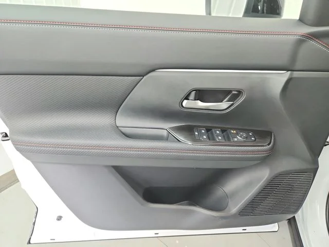 New 2026 White Nissan SR image 31