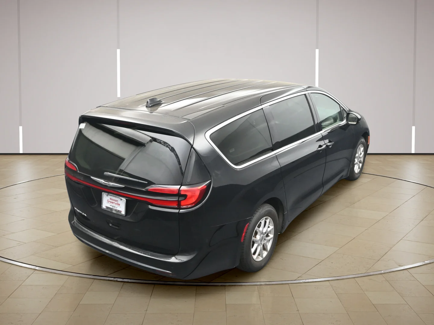 Used 2023 Brilliant Black Crystal Pearlcoat Chrysler Touring L image 36