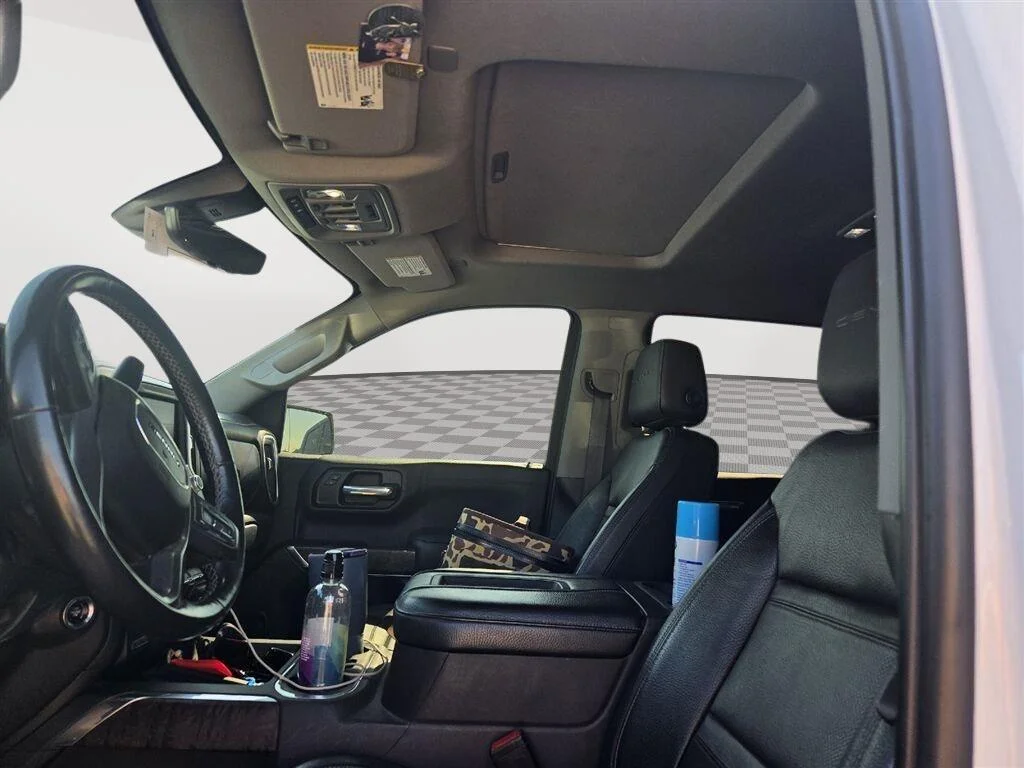 Used 2020 WHITE FROST TRICOAT GMC Denali image 2