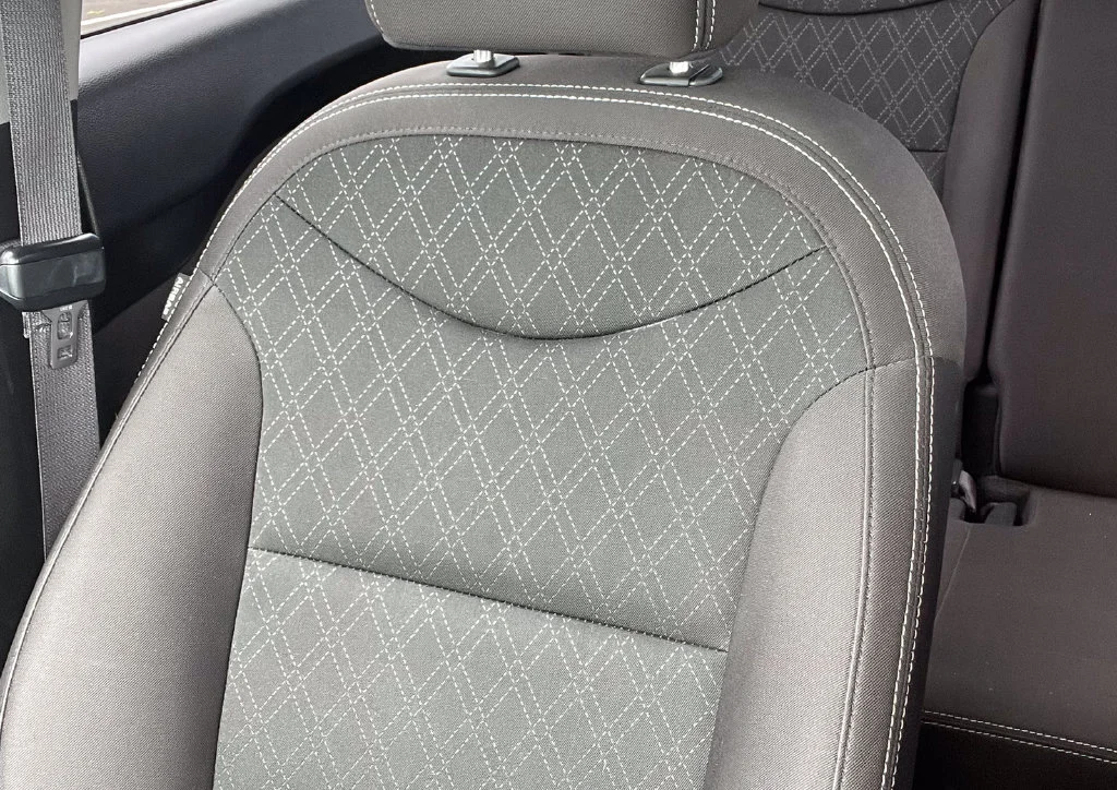 Used 2018 White Kia Base image 18