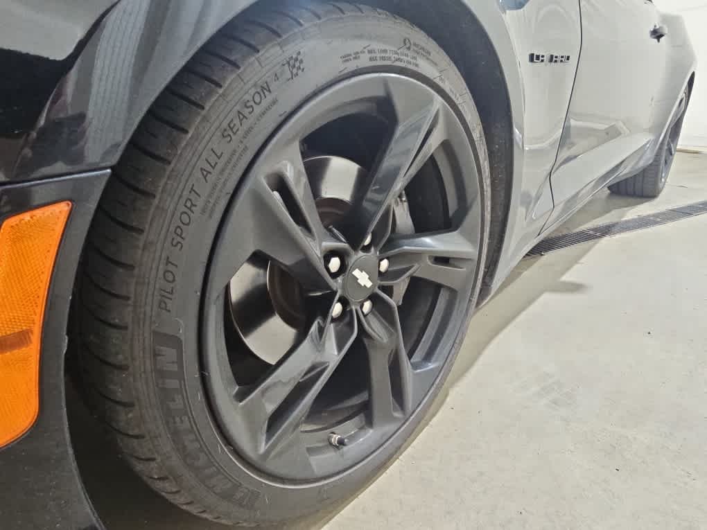 Used 2019 Black Chevrolet 2SS image 8