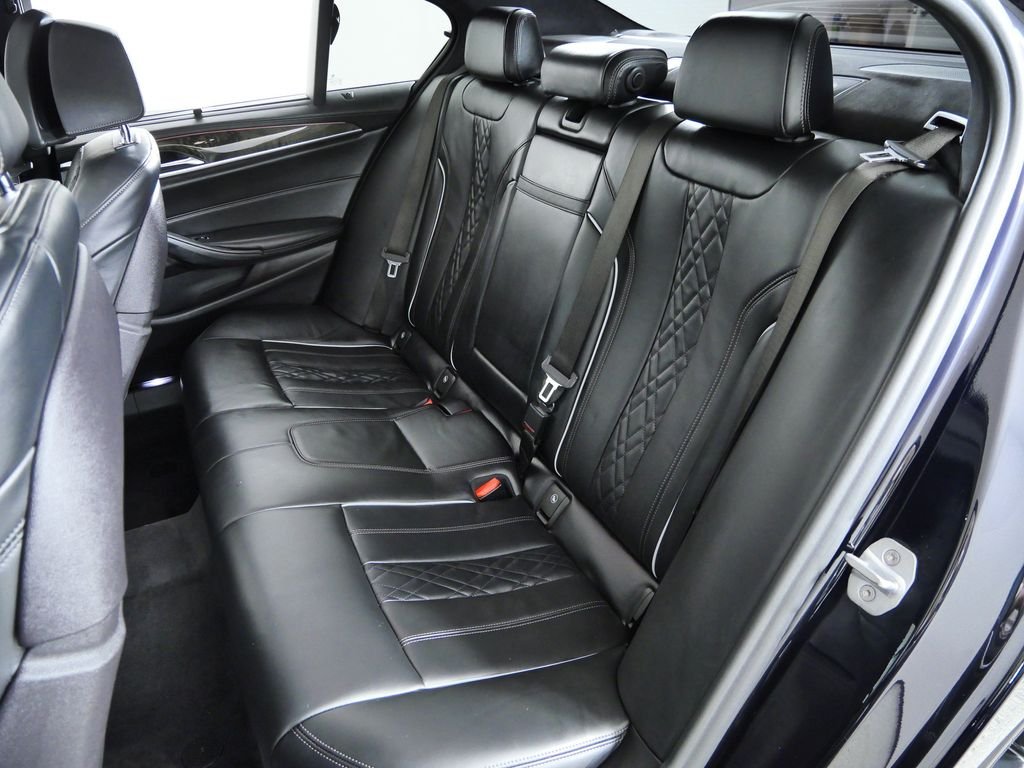 Used 2018 Carbon Black Metallic BMW M550i xDrive image 29