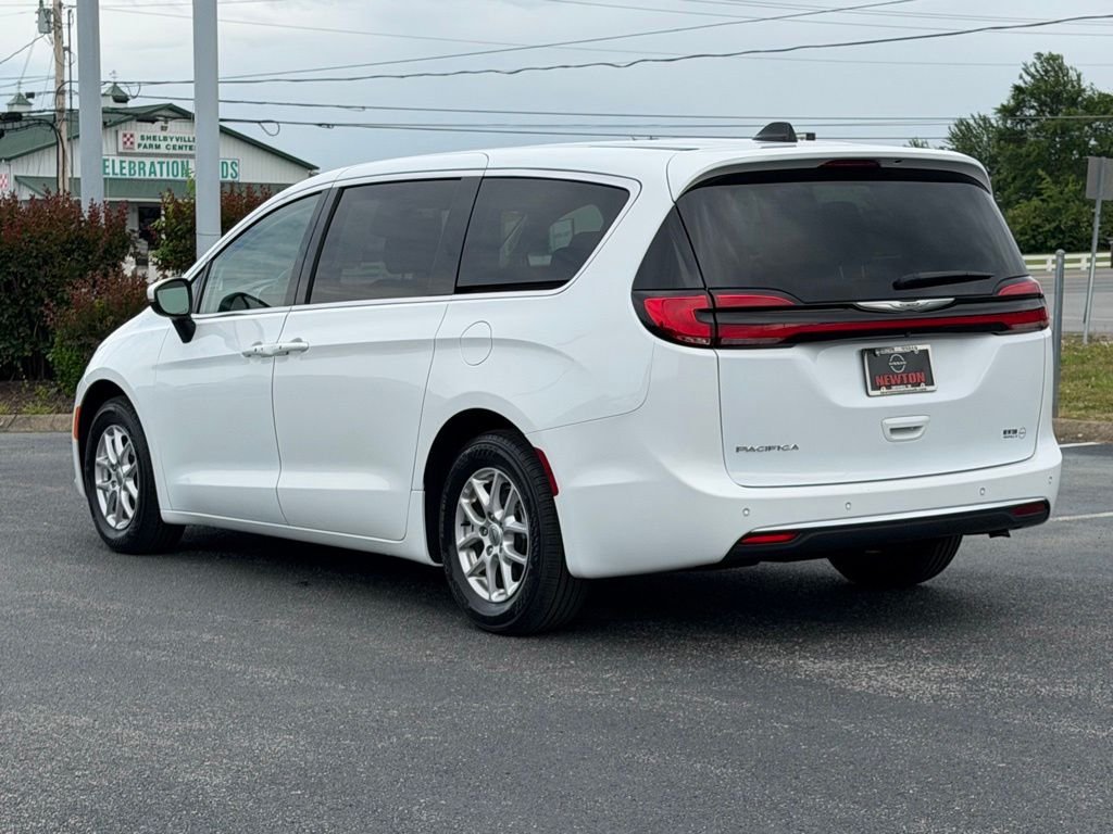 Used 2023 White Chrysler Touring L image 7