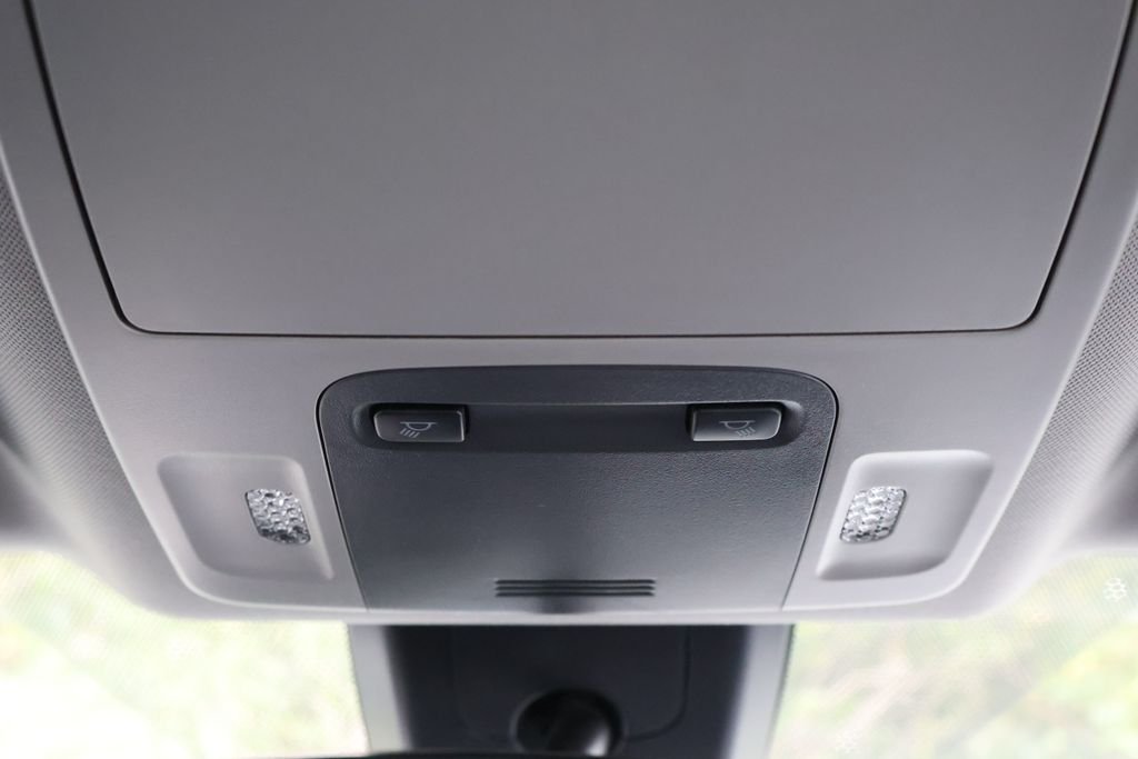 2024 Toyota Camry SE - Photo 24