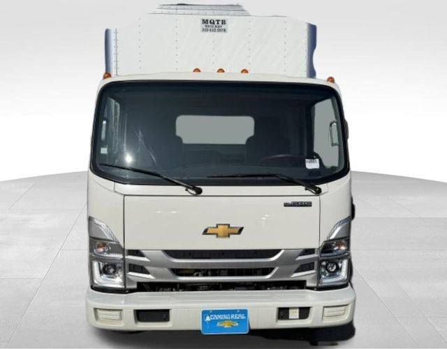 New 2025 Arc White Chevrolet  image 8