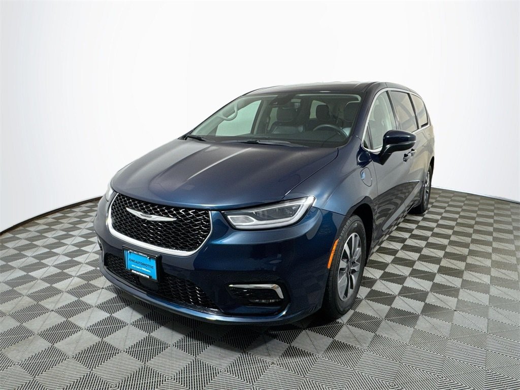 2023 Chrysler Pacifica Hybrid Touring L